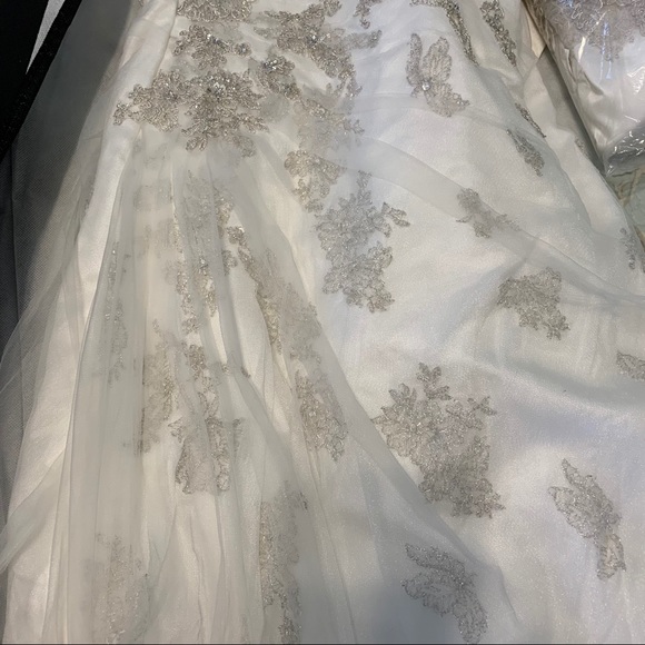 A Line Wedding Gown with Lace and Beads - Picture 5 of 9